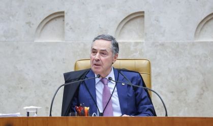 Barroso vota contra afastar Moraes do inquérito do golpe