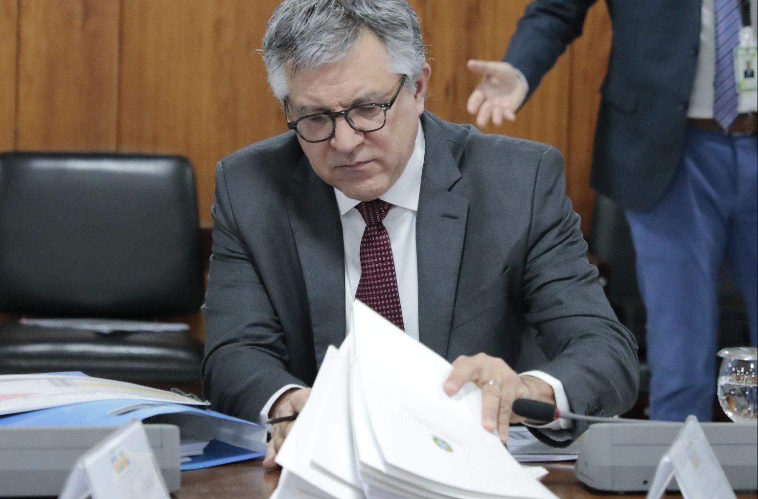 Ministro de Estado Chefe da Secretaria de Relações Institucionais da Presidência da República Alexandre Padilha durante Reunião Ministerial com Presidente da República Luiz Inácio Lula da Silva no Palácio do Planalto.