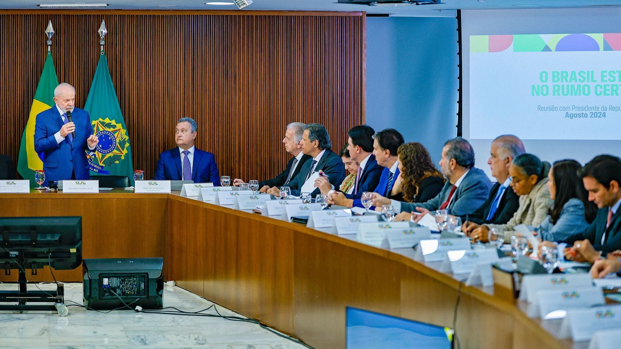 O presidente Luiz Inácio Lula da Silva (PT) discursa durante reunião ministerial