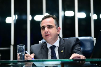 Plenário do Senado Federal durante sessão deliberativa ordinária. Na ordem do dia, deliberação dos embaixadores sabatinados pela Comissão de Relações Exteriores e Defesa Nacional, das Medidas Provisórias nºs 1.214 e 1.218, de 2024, e dos demais itens constantes da pauta publicada pela Secretaria-Geral da Mesa. À mesa, presidente do Senado Federal, senador Rodrigo Pacheco (PSD-MG), conduz sessão. Foto: Pedro França/Agência Senado