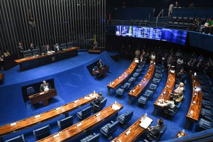 Plenário do Senado Federal durante sessão deliberativa ordinária. Na ordem do dia, PL 1.847/2024 que "estabelece um regime de transição para a contribuição substitutiva prevista pelos arts. 7º e 8º da Lei nº 12.546, de 14 de dezembro de 2011, e para o adicional sobre a Cofins-Importação previsto pelo § 21 do art. 8º da Lei nº 10.865, de 30 de abril de 2004". Em discurso, à tribuna, senador Marcos Rogério (PL-RO). Mesa: presidente do Senado Federal, senador Rodrigo Pacheco (PSD-MG); secretário-geral da Mesa do Senado Federal, Gustavo A. Sabóia Vieira.