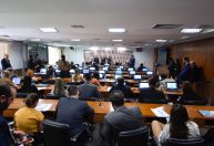 CCJ do Senado analisará projeto que prevê 30% de vagas para mulheres no Legislativo
