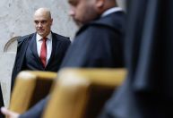 Moraes diz em decisão que vazamento e divulgação de mensagens particulares buscaram desestabilizar instituições