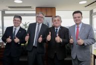 Padilha diz acreditar em "maturidade" de líderes para solução sobre emendas