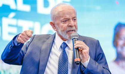 Lula promete intensificar conversas com líderes partidários