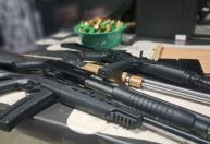 Dono de loja de armas é preso suspeito de mentir sobre arsenal furtado no DF