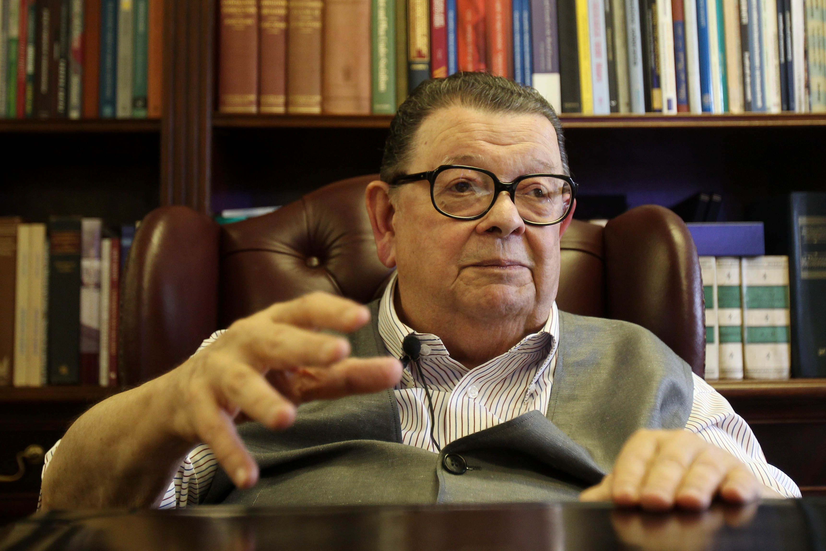 Foto de arquivo de 27/03/2014 do ex-ministro da Fazenda, Agricultura e Planejamento Antônio Delfim Netto durante entrevista, em São Paulo