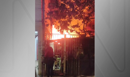 Bombeiro morre durante combate a incêndio em comunidade na zona leste de SP