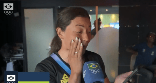 Ana Sátila reage a memes dela própria
