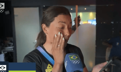 Ana Sátila reage a memes dela própria