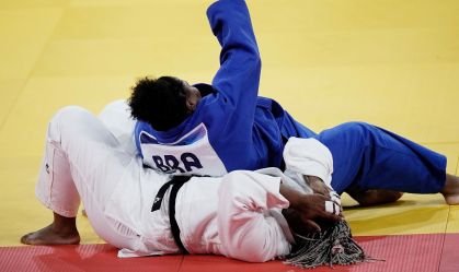 Beatriz Souza venceu a francesa Romane Dick na semifinal