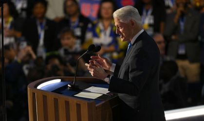Bill Clinton agradece Biden e diz que escolha entre Kamala e “o outro cara" é clara