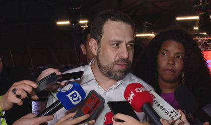 Guilherme Boulos durante lançamento de seu plano de governo