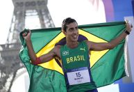 Brasil sobe no ranking de medalhas com a prata de Caio Bonfim; confira