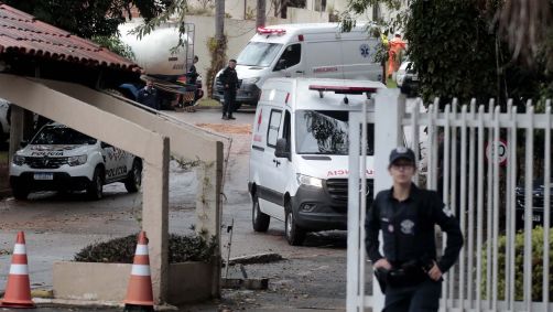 Fachada do condomínio onde o ATR 72-500 da Voepass caiu, em Vinhedo (SP)