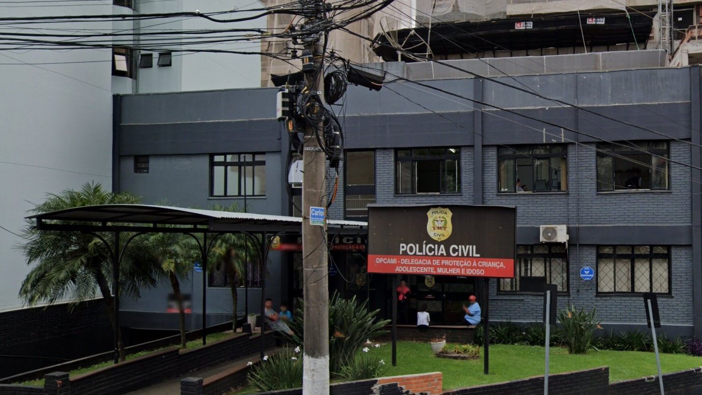 Caso ocorreu perto da Delegacia de Proteção à Criança, Adolescente, Mulher e Idoso (DPCAMI) de Chapecó, no interior de Santa Catarina