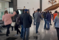 Queda de avião em SP: familiares de vítimas embarcam para o aeroporto de Guarulhos