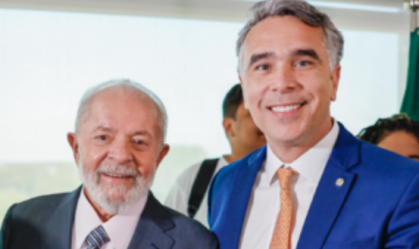 Em Maceió, Lula está até no jingle do MDB e Bolsonaro é coadjuvante no PL