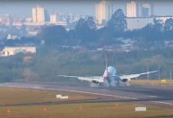 Vídeo: Sob ventania, Boeing 737 Max da Gol arremete após tocar pista em Guarulhos