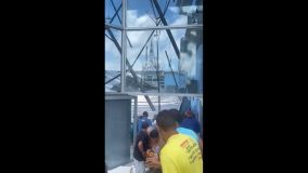 Teto de igreja desaba no Recife