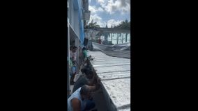 Teto de igreja desaba no Recife
