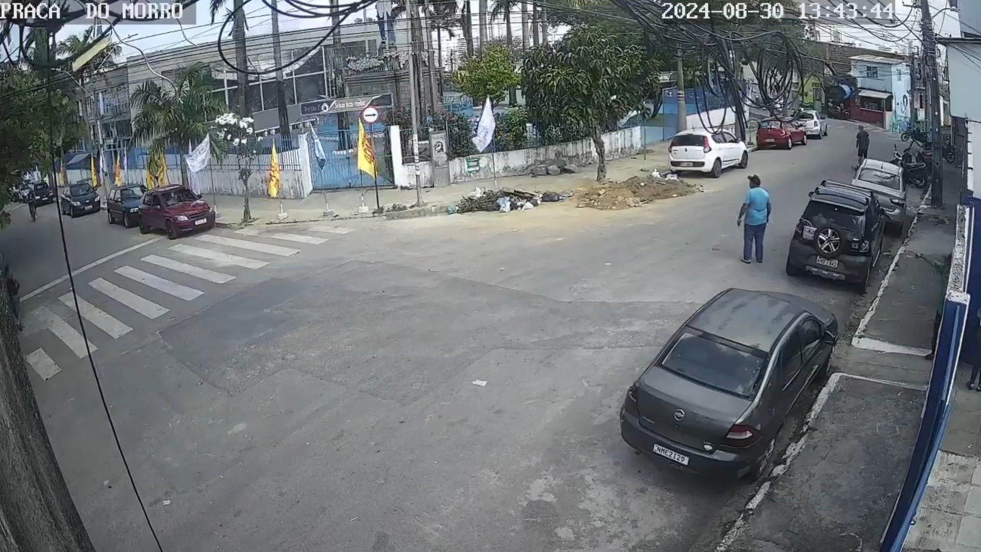 Momento em que o teto da igreja desaba no Recife
