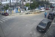 Veja o momento em que teto de igreja desaba no Recife