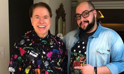 Tiago Abravanel homenageia Silvio Santos em bloco de carnaval; veja fotos