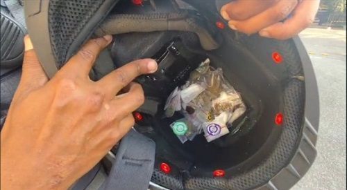 Motociclista é preso por usar fundo falso em capacete para esconder drogas