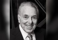 Leonard Riggio, que criou um império de venda de livros na Barnes & Noble, morre aos 83 anos