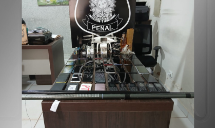 O drone foi interceptado pelos policiais quando sobrevoava a penitenciária por volta das 21h