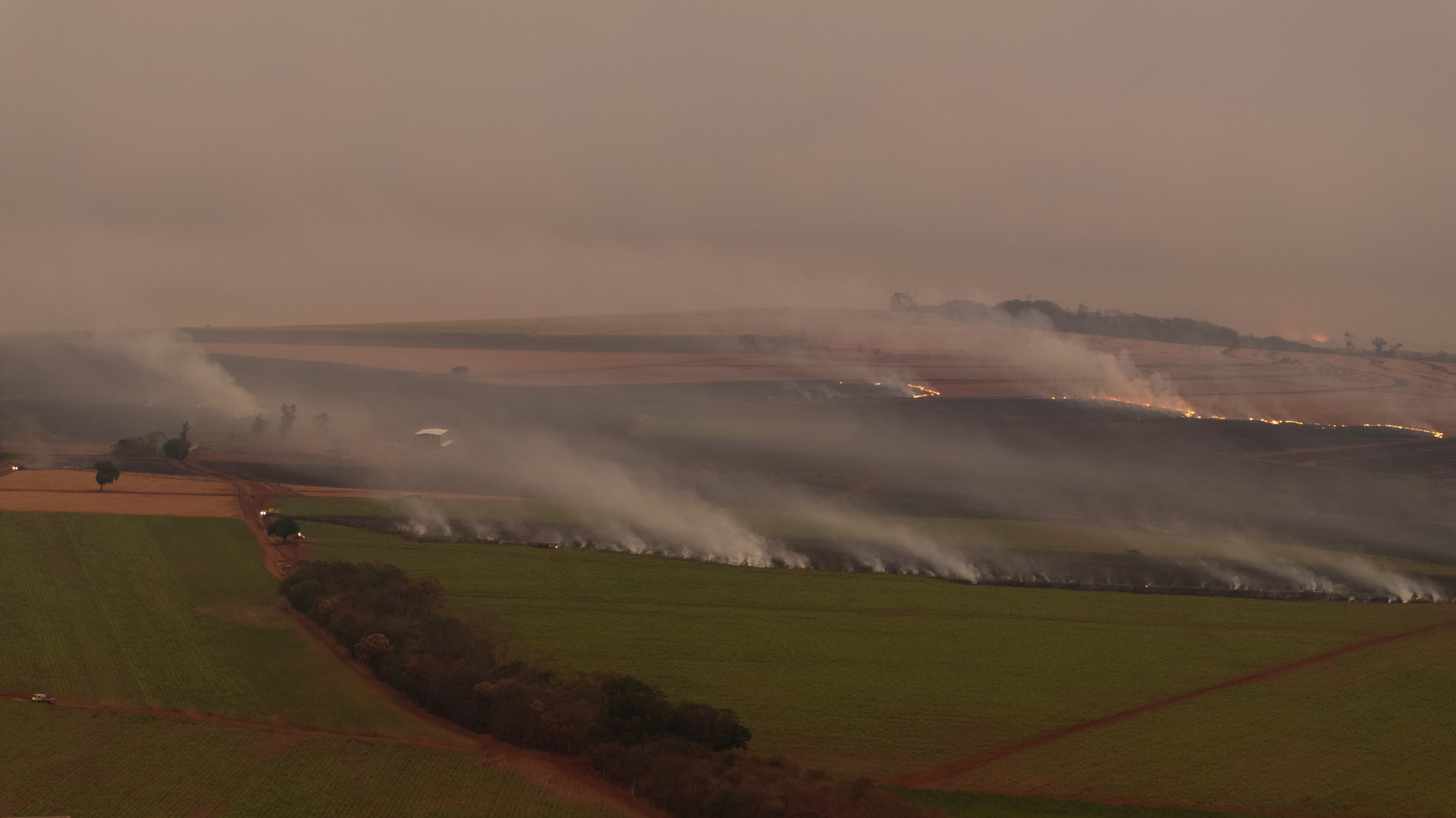 INCÊNDIO NO INTERIOR