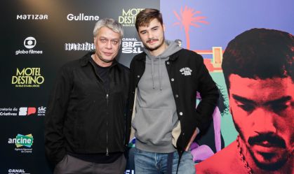 Fábio Assunção e o filho, João, na estreia de "Motel Destino" em São Paulo