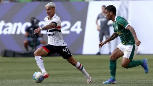 Ferreirinha em duelo diante do Palmeiras