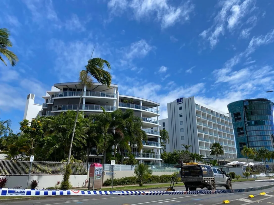 Fita policial isola área em Cairns, Austrália, após queda de helicóptero em 12 de agosto de 2024 / Cortesia de Veronica Knight