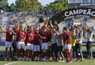 Flamengo anuncia que não vai transmitir jogos da base; torcedores reagem