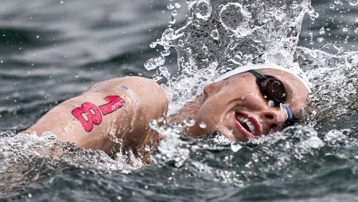 Leonie Beck durante competição de maratona aquática