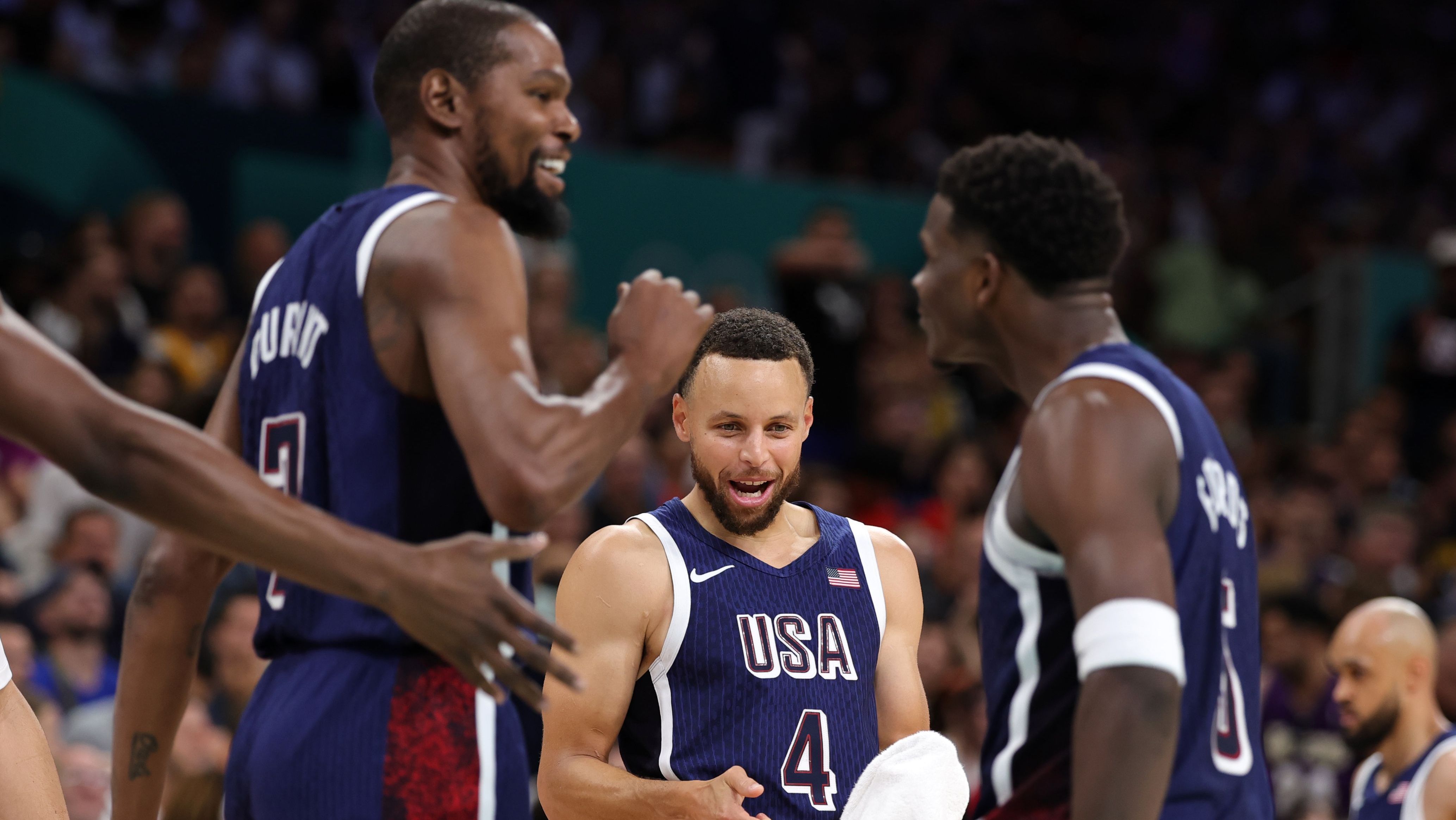Jogadores dos Estados Unidos em ação na Olimpíada de Paris 2024