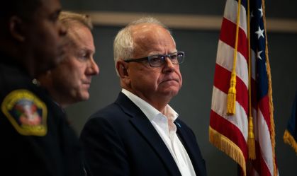 Republicanos buscam meios para rotular escolha para vice de Kamala