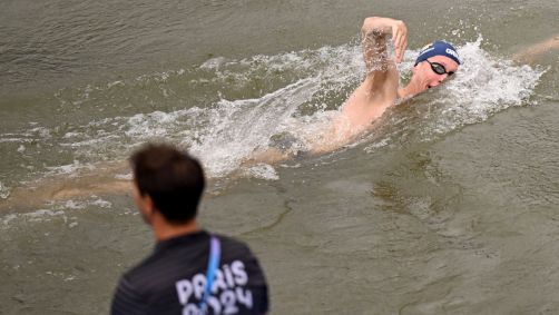 Florian Wellbrock, da Alemanha, treino no rio Sena