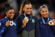 Simone Biles está entre as atletas mais bem pagas do mundo em 2024; veja ranking