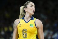 Thaísa chora em despedida da Seleção Brasileira: