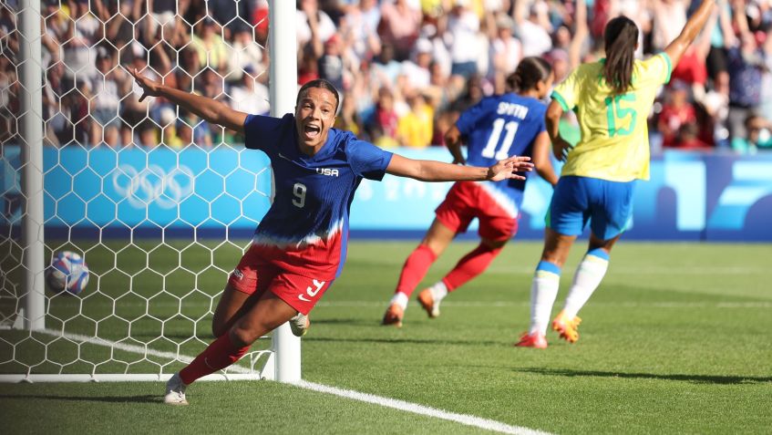 Mallory Swanson comemora o gol dos Estados Unidos contra o Brasil na final de Paris 2024 / Julian Finney/Getty Images