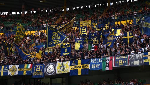 Torcida do Hellas Verona em jogo da Copa Itália da temporada 2023/2024