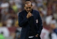 Técnico do Corinthians analisa eliminação e explica Giovane na lateral direita