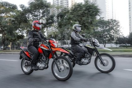 A NXR 160 Bros tem potência máxima de 14,3 cv