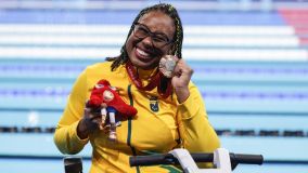 Lídia Cruz conquistou a medalha de bronze na natação 50m costas S4