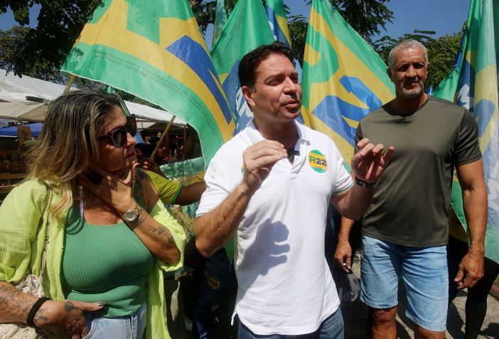 O candidato Alexandre Ramagem (PL) durante campanha neste sábado (31) • Fabio Gonçalves/Divulgação - Campanha Alexandre Ramagem