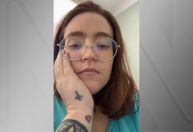 Jovem com a &quot;pior dor do mundo&quot; revela que já foi vítima de assédios e tentativa de estupro