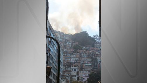 Incêndio no morro Pavão Pavãozinho, no Rio de Janeiro
